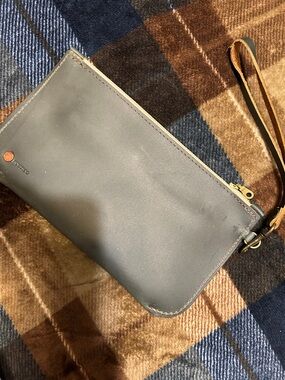 Men's Leather Wrist Toiletry Pouch